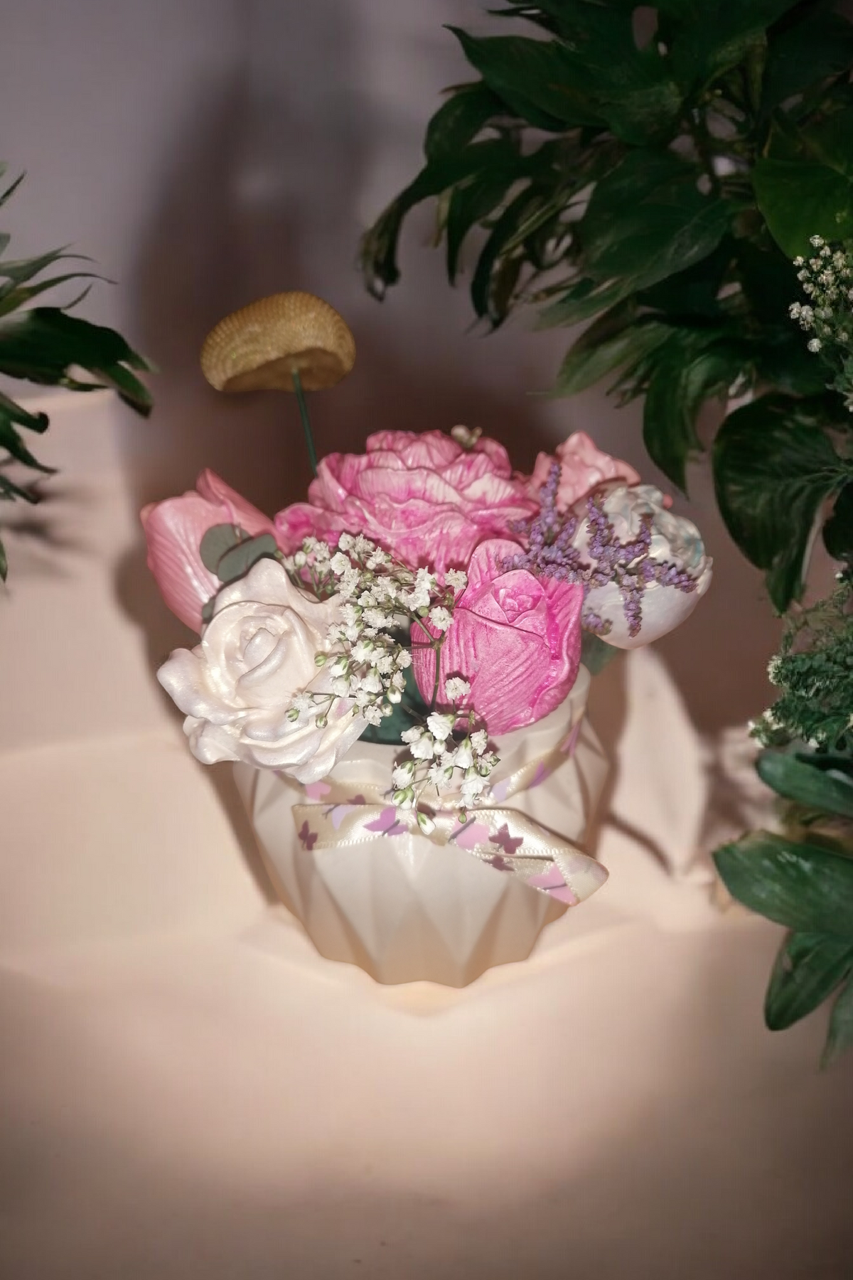 Composition florale avec pot artisanale personnalisable