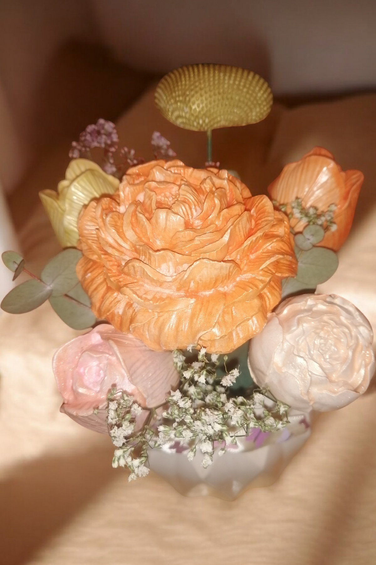 Composition florale avec pot artisanale personnalisable